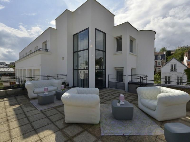 Atrium 3*
