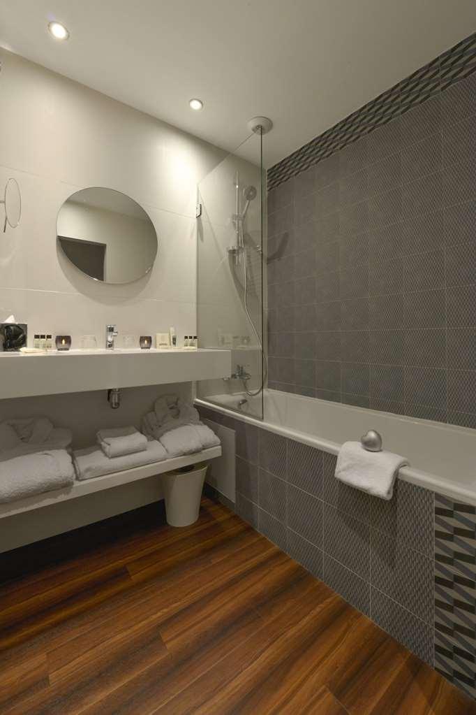 Atrium By Happyculture Hotel Suresnes