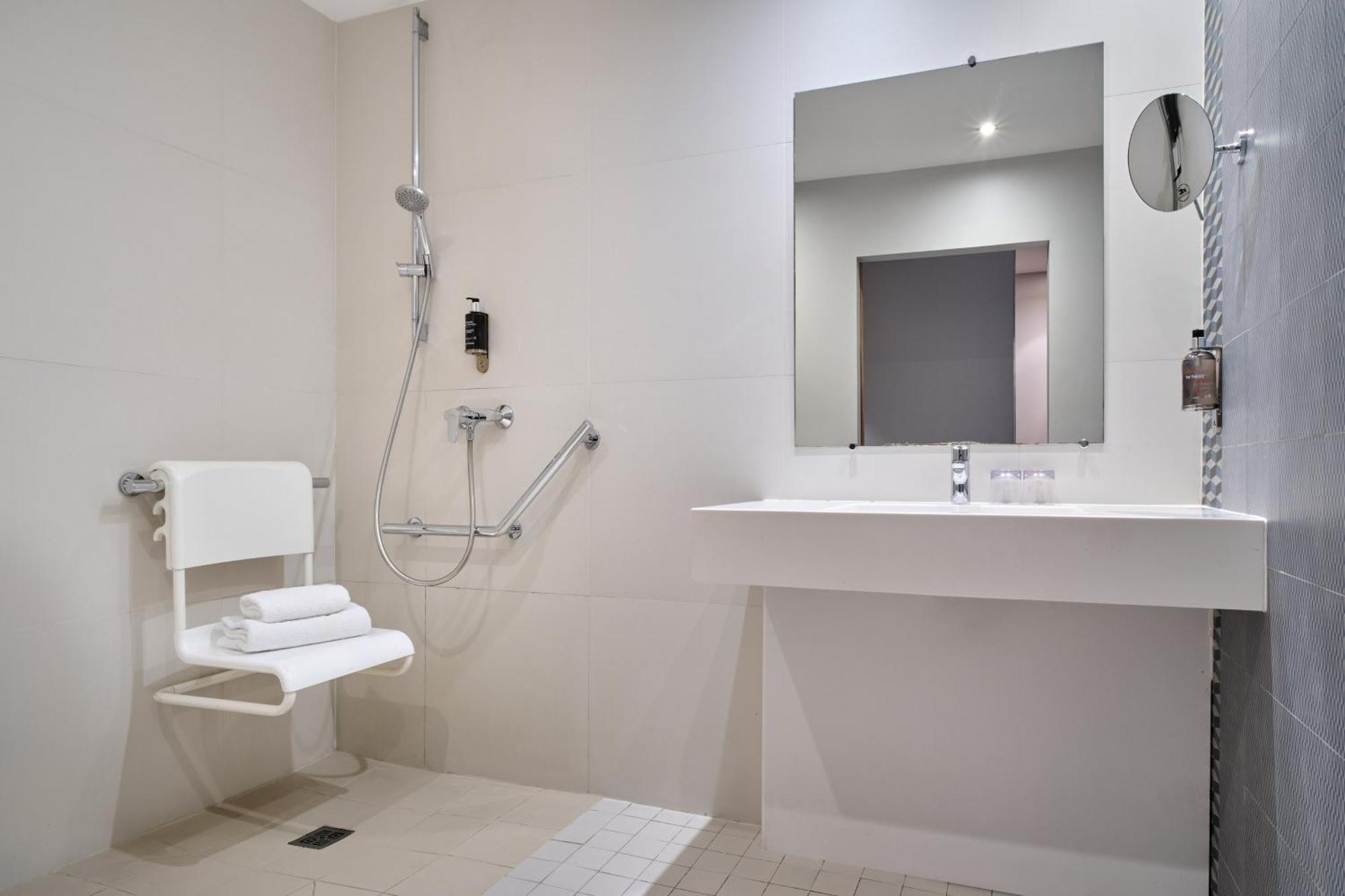 Atrium Hotel 3*