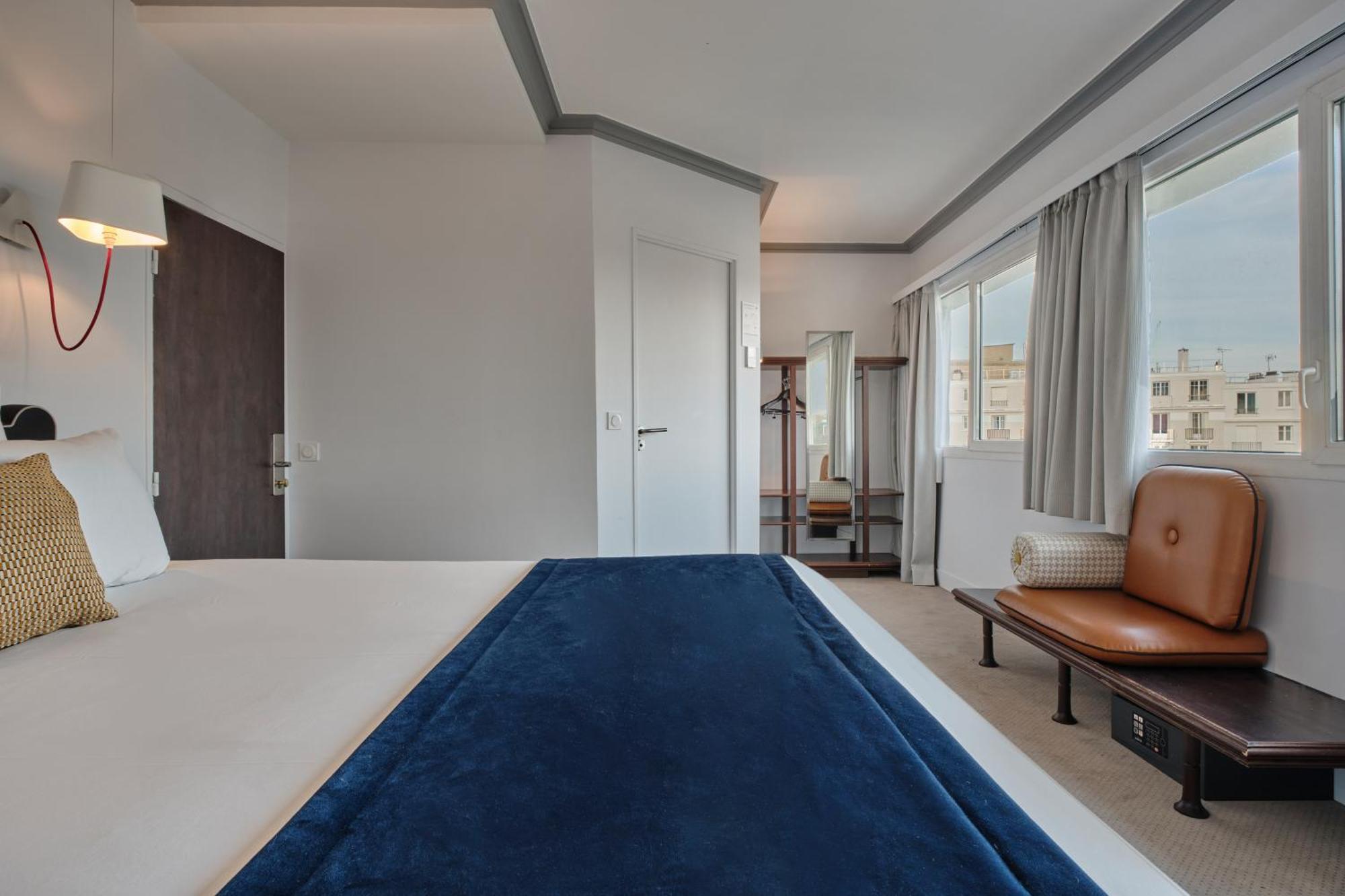 Atrium 3*