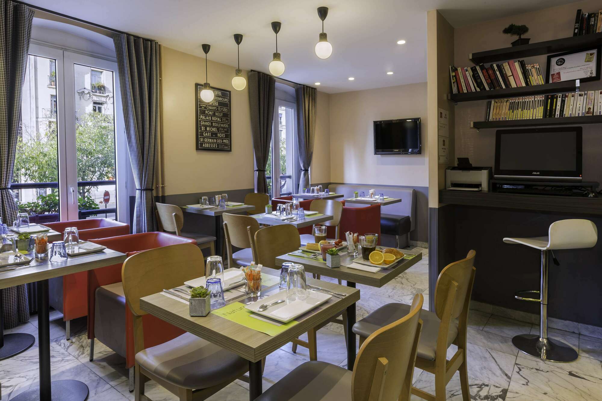 Hotel Atrium Suresnes
